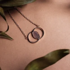 Holzkern Effigy Ketting|DAMES Kettingen|Sieraden