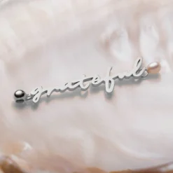 Holzkern Grateful-Charm|DAMES Charms|Sieraden